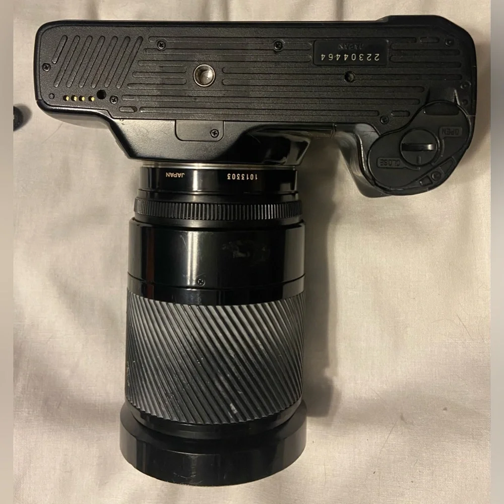 Minolta Maxxum 7000 SLR Film Camera